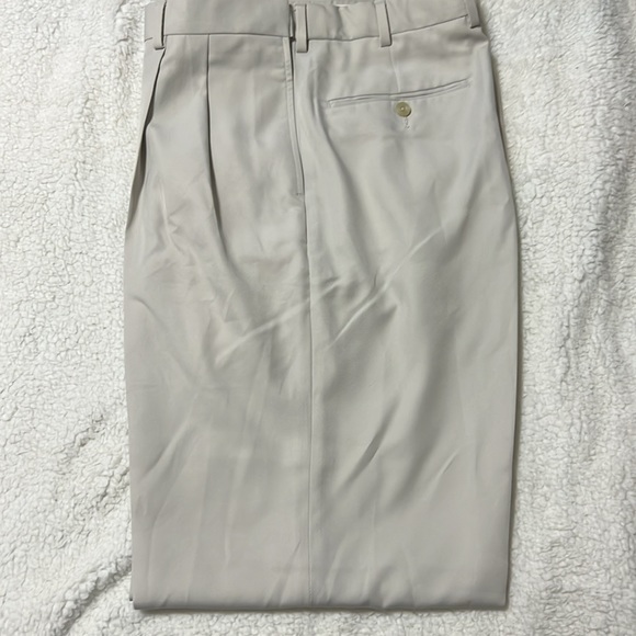 Jos A Bank Traveler pants size 40W x 36L - Picture 9 of 10